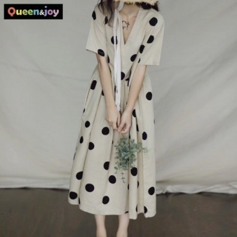 퀸앤조이 브이넥 도트 린넨 원피스