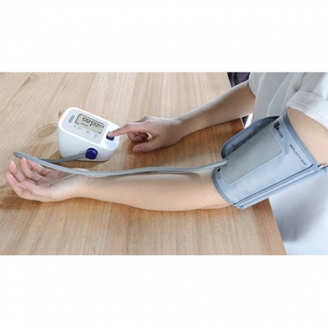 오므론 혈압측정기 HEM-7121