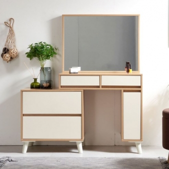 아기자기 화장대 겸 수납장